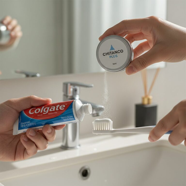 치탄플러스를 치약 위에 뿌려 사용하는 방법을 보여주는 사진