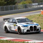 BMW M3 투어링 24H 레이스카가 뉘르부르크링 서킷을 주행하는 모습